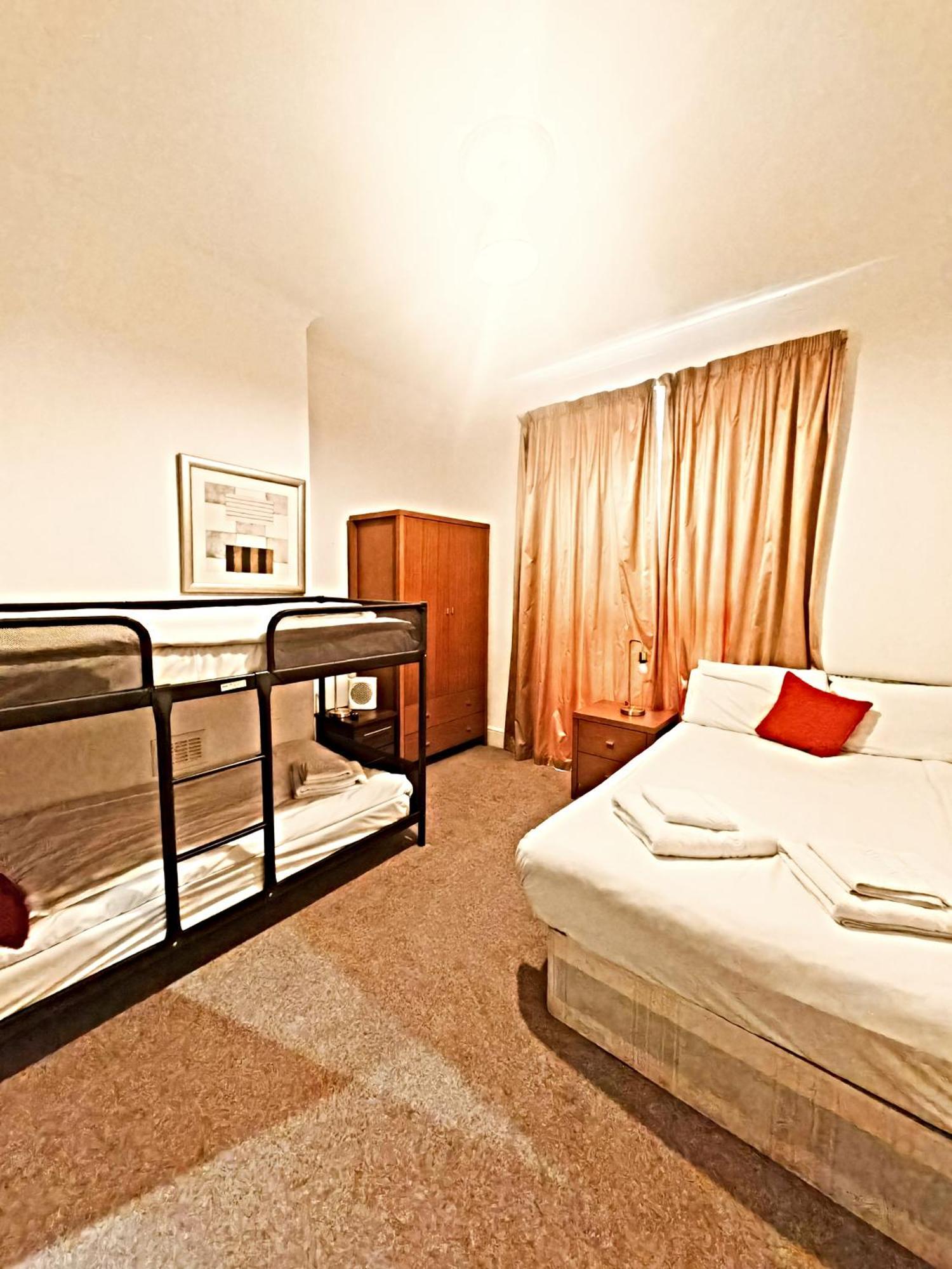 Headsonbed Spacious Excel Canarywharf Apartment For The Larger Group Near Blackwall Station Londres Exterior foto